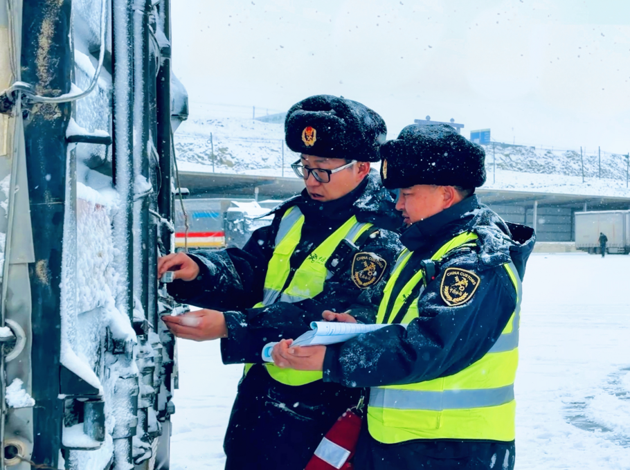 卡拉蘇口岸進(jìn)出口貨運量創(chuàng)歷史新高