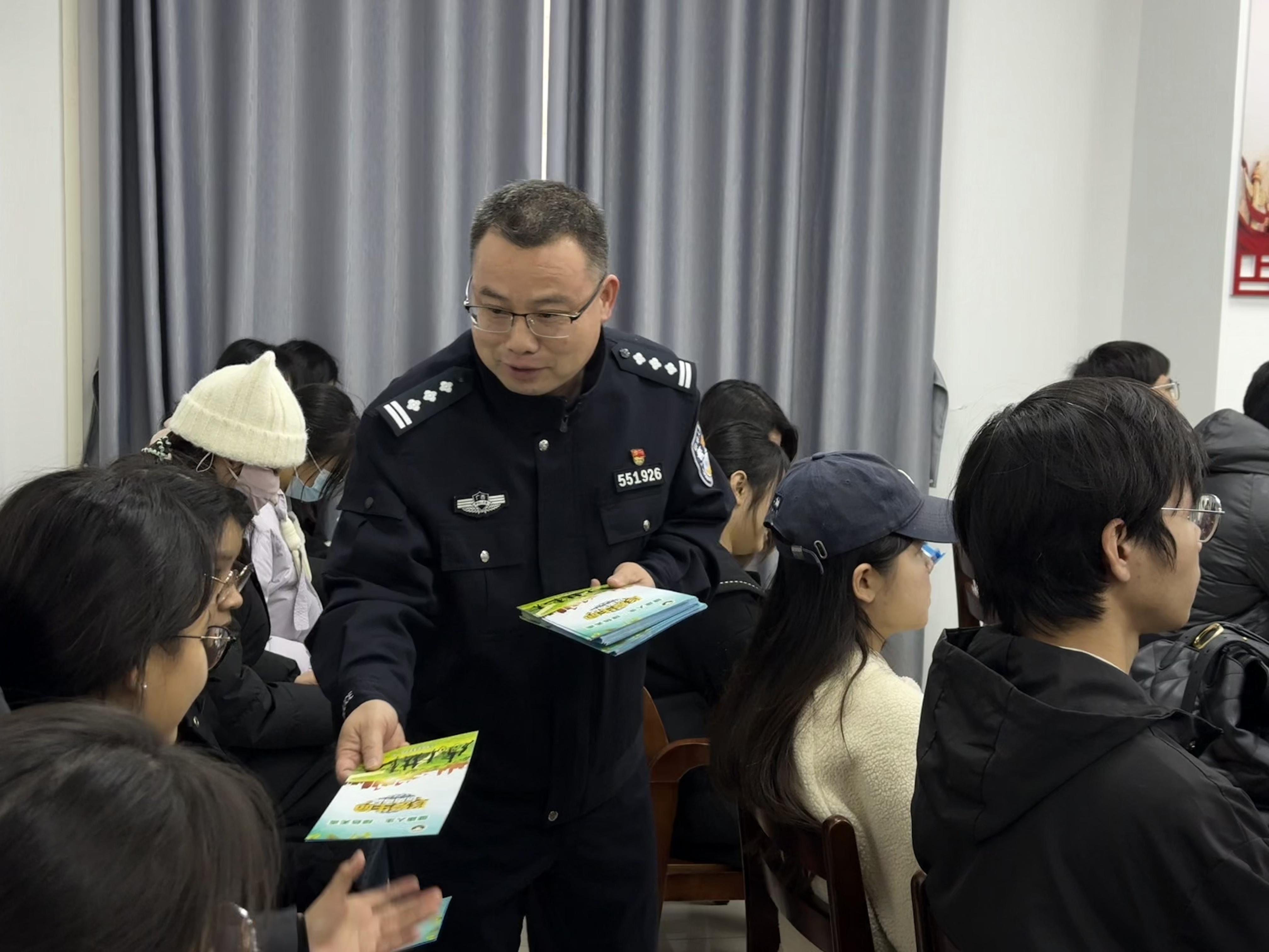 廣西平南：“零容忍”態(tài)度 “全覆蓋”力度 織密織牢禁毒防護(hù)網(wǎng)